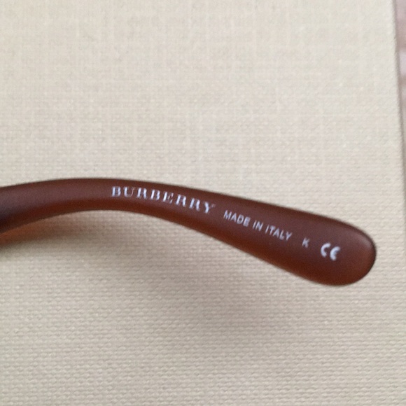 Burberry dark red sunglasses - Picture 7 of 13